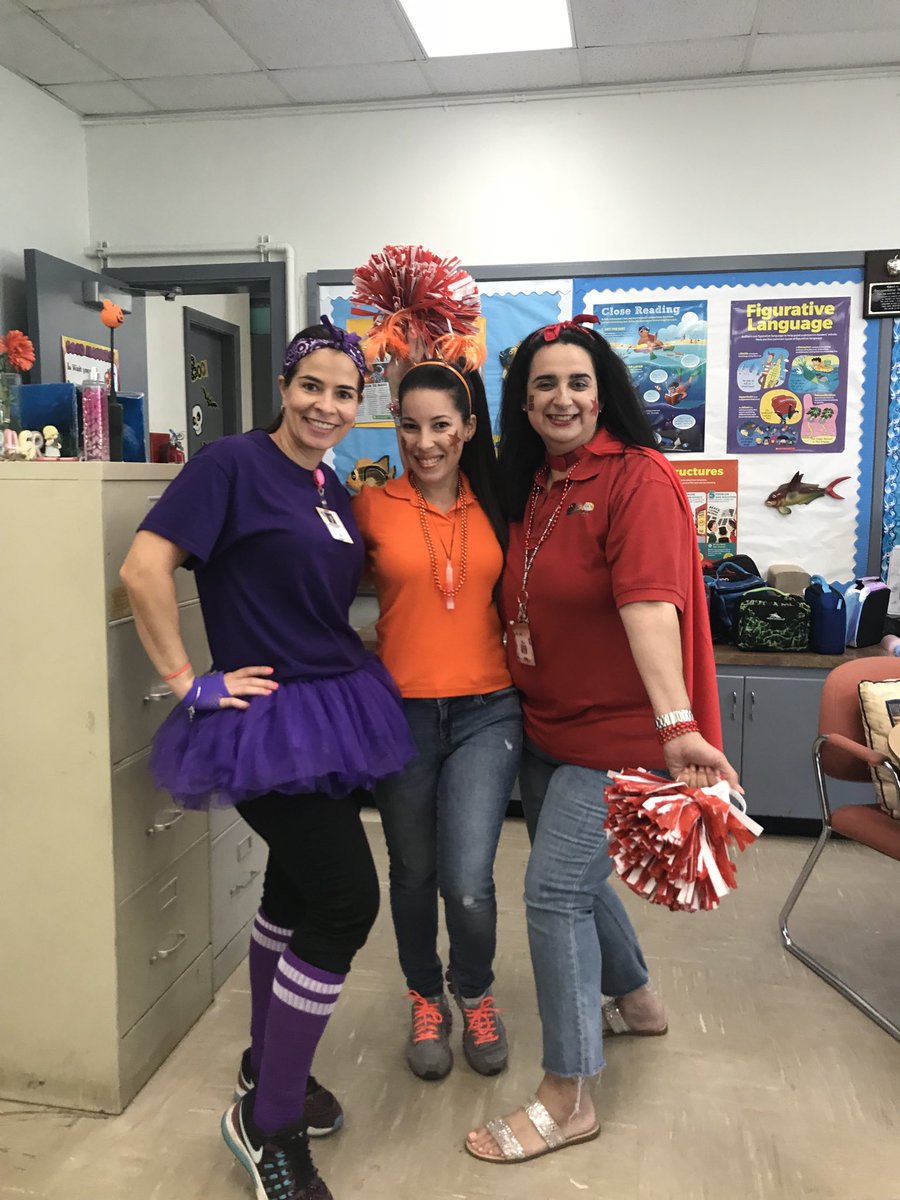 JohnGDuPuisElem's tweet photo. To the best AP ever! Ms. Idalis Betancourt @JohnGDuPuisElem @Diaz_NRO @MDCPSSTEAM https://t.co/KdKSGw9fXw