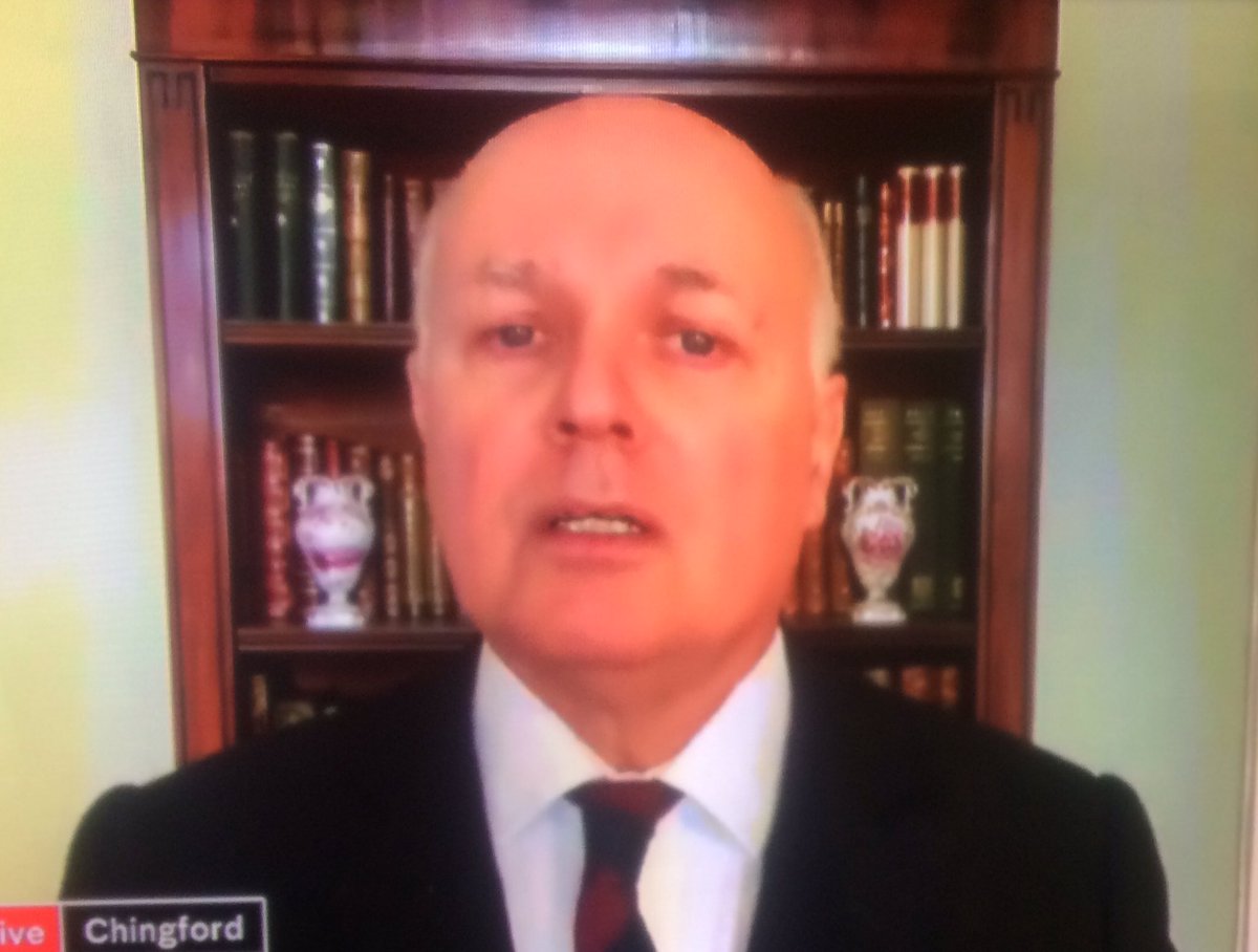 Robbothered1's tweet photo. Seriously, please tell me he’s not a secret Forest fan, I really don’t like subliminal messages no matter how small they may seem, #2TimesEuropeanChampions #Back2Backwinners #NFFC https://t.co/otRJwUwFcY