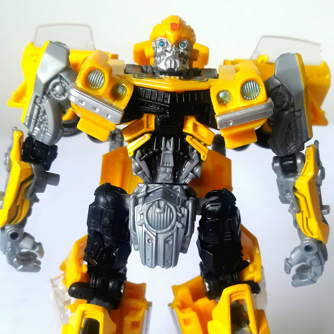 Daniel_ffs's tweet photo. Transformers studio series autobot : BUMBLEBEE #transformers #transformersbumblebee #transformersautobots #toyphotography #toycollector #actionfigurephotography #actionfigurecollector #coleccionistadejuguetes #fotografiadefigurasdeaccion #bajatoysphotography https://t.co/y8uCX3wBa4