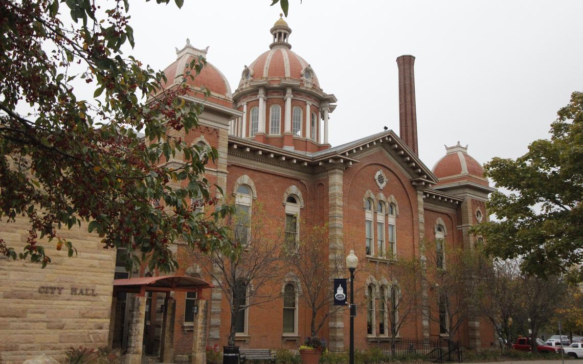 Hastings City Council approves rezoning, discusses COVID-19 postponements trib.al/YTGLZN8