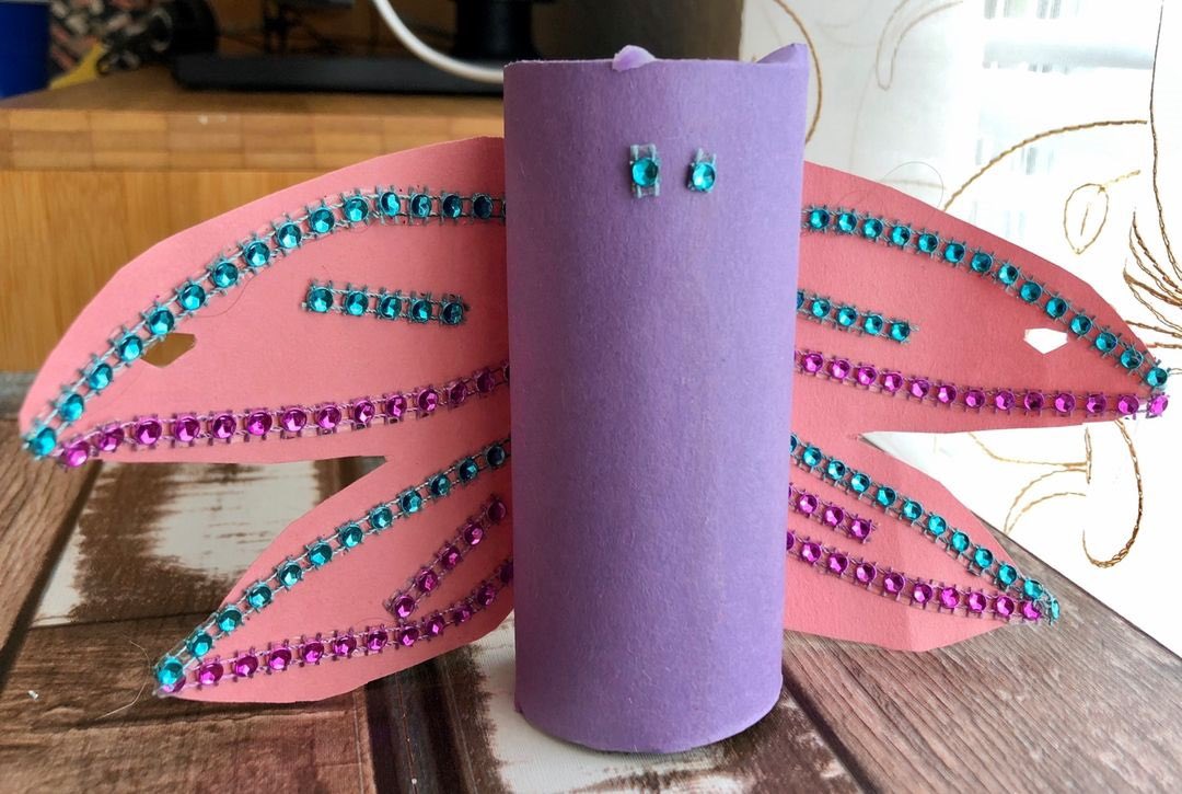 MrsAllensART's tweet photo. Even though they are not in the classroom creating art, my students are still creating at home! I love seeing their artwork come in! Keep it coming CFE! #artdistancelearning #keepcreatinglions #LovemyLISD #cfesproud @CFELISD @MrsAllensART https://t.co/KpGf3Vw1Ol