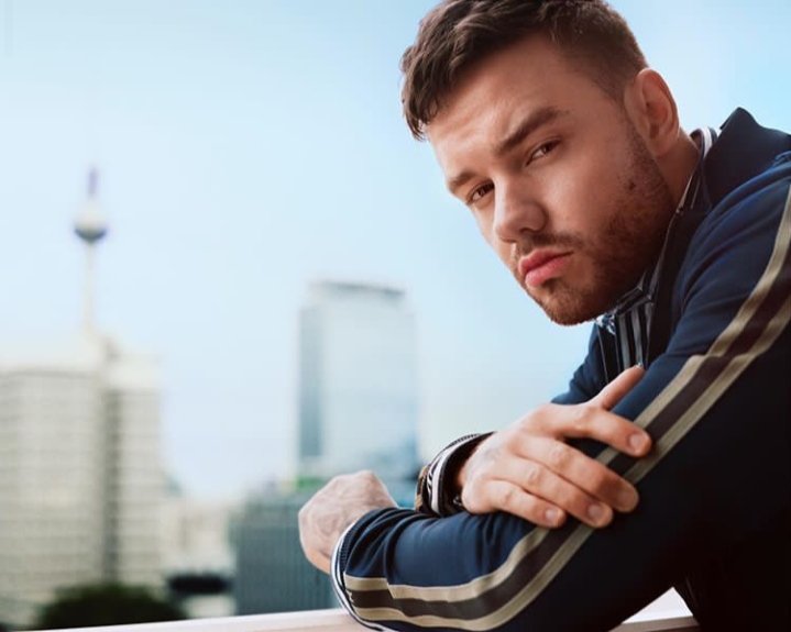 Emma__Ashraf's tweet photo. #StreamMIDNIGHT_By_LiamPayne
So, Liam, your new single " Midnight" is OUT now. You gave us a lot of love and support, Now it's our turn to give you our love and support back,
We'll listen to the song, Stream it everywhere, you deserves all the love. @LiamPayne https://t.co/tWo8Phg4vq