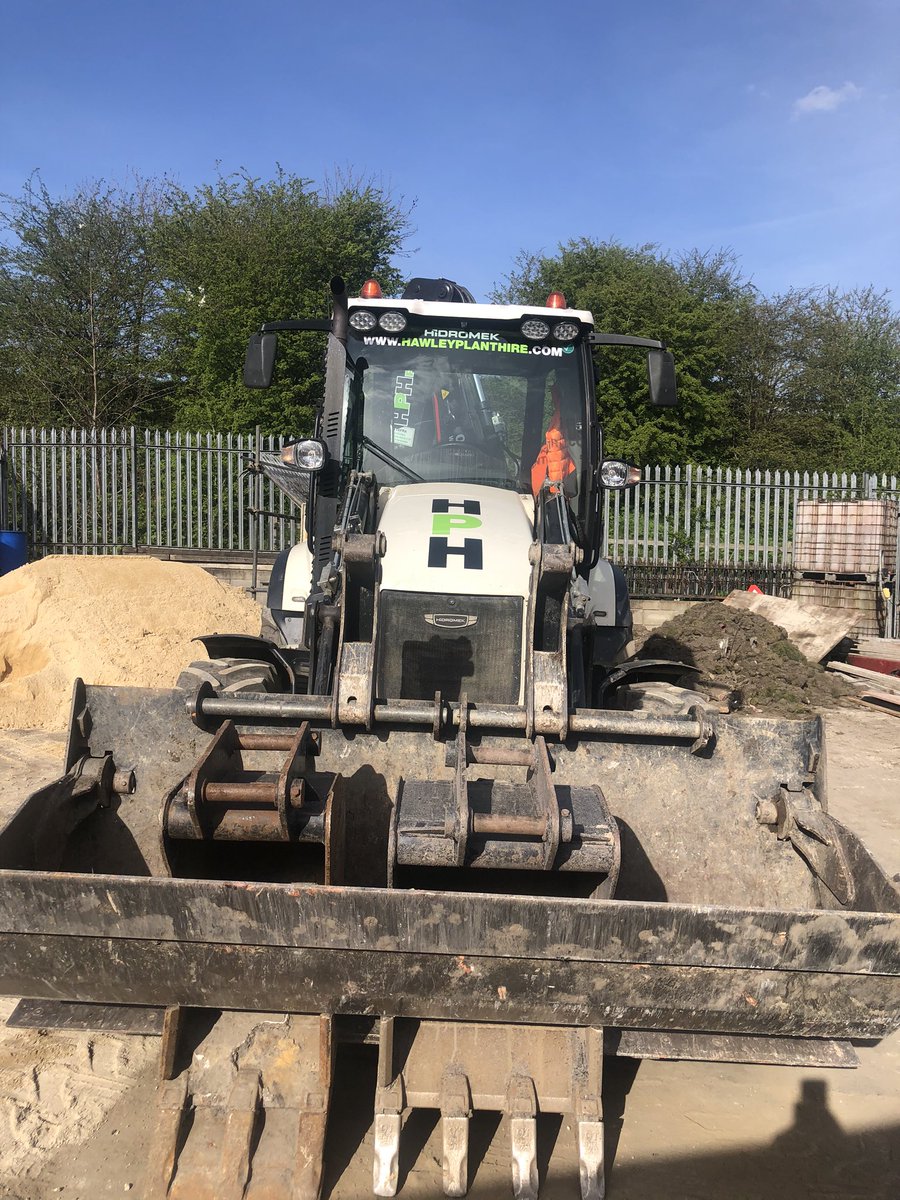 HAWLEYPLANTHIRE's tweet photo. Got time to get some stickers on today #buntons #hydromek so impressed loving it.  #converted 😍💪💪 https://t.co/dr4K5cwy06