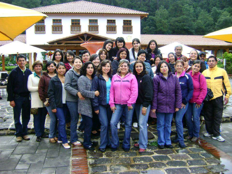 EmillyCastro94's tweet photo. #Exalumna & #Docente #ColegioPrivado para #Señoritas #EncarnaciónRosal #ComunidadEducativa #Año2012 #Maestra de #EducaciónPrimaria #IICiclo #Edad17Años #CER #Orgullosa de ser #Bethlemita. https://t.co/coeXyJ5fzR