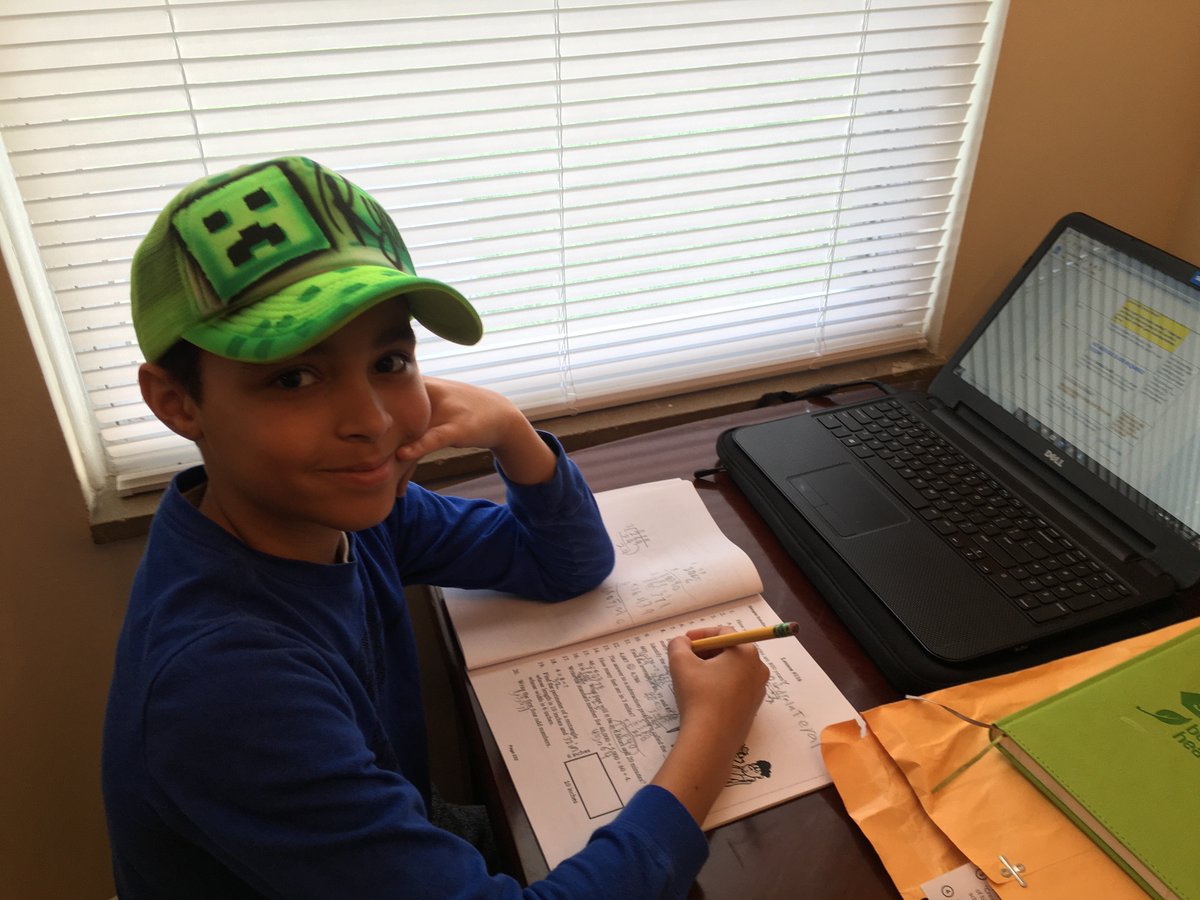 More distance learning spirit!  #HATOFFTOBEX <a href="/BexleySchools/">Bexley Schools</a> <a href="/BexleyMontrose/">Montrose Elementary</a> <a href="/mt_4h/">MT 4H</a> #BexleyBold <a href="/BexleyEdFound/">Bexley Ed Foundation</a>