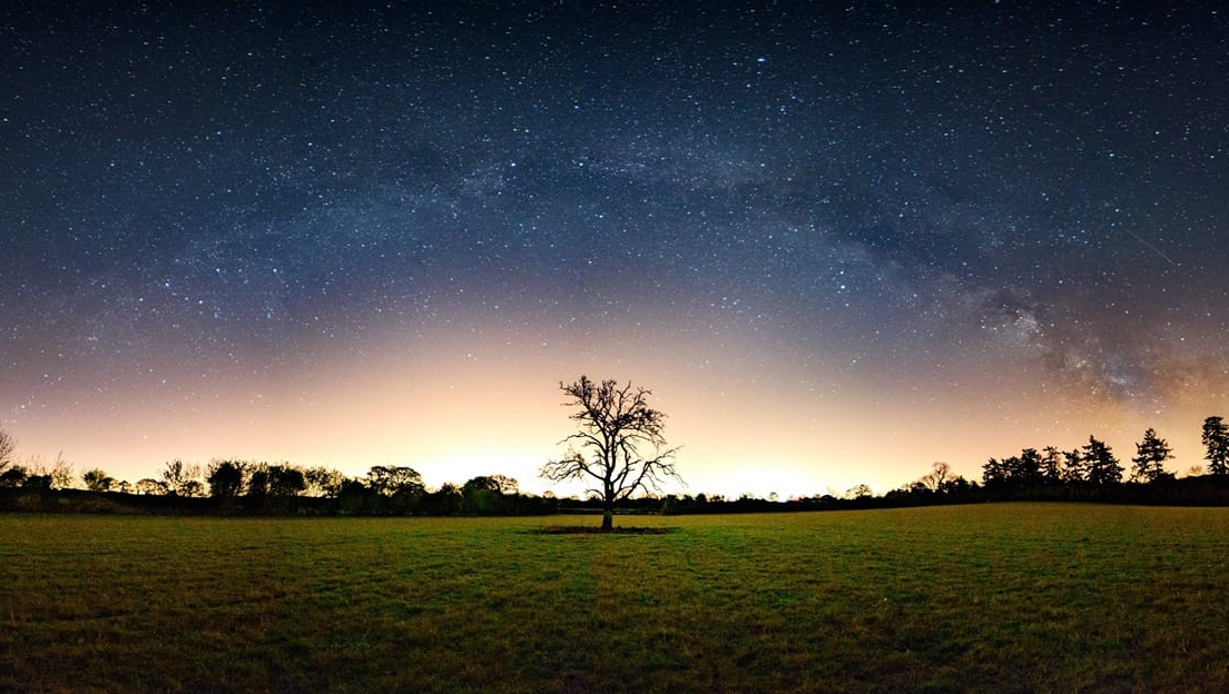 Staring up to the sky above. This stunning shot was taken and shared by Adam Stephenson.  

#NightSky #LCE21DayPhoto #LondonCameraExchange