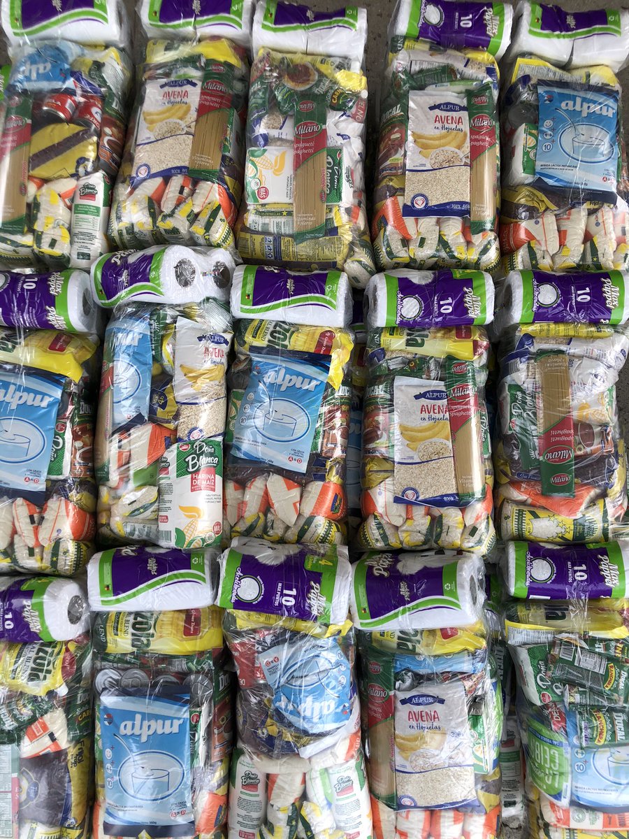 rpatrickmurray's tweet image. Con mucho gusto les comparto que ahora se entregarán 75 paquetes de víveres de #CanastaBásica a colaboradores del sector café que dependen de una economía diaria y que, a pesar de los retos históricos y actuales, siguen metiéndole el hombro al #café de #ElSalvador.
🇸🇻☕️🙂🙌🏼