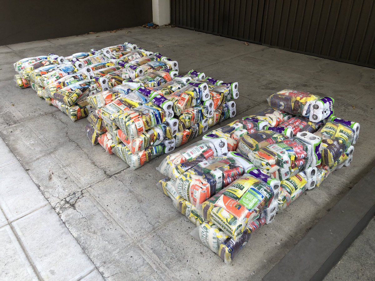 rpatrickmurray's tweet image. Con mucho gusto les comparto que ahora se entregarán 75 paquetes de víveres de #CanastaBásica a colaboradores del sector café que dependen de una economía diaria y que, a pesar de los retos históricos y actuales, siguen metiéndole el hombro al #café de #ElSalvador.
🇸🇻☕️🙂🙌🏼