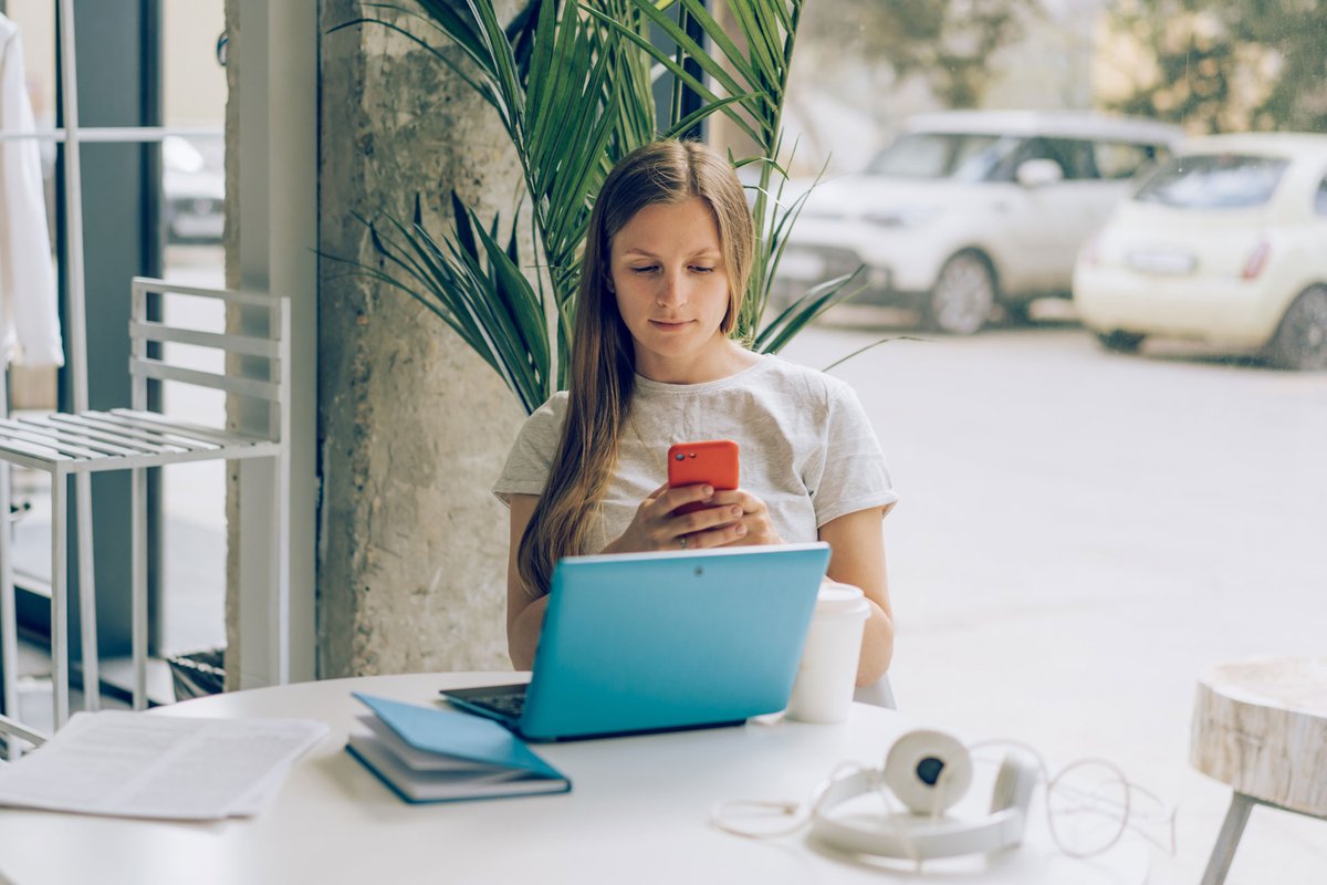 Forefront_Team's tweet photo. Managing a remote agent workforce in our “new normal” is extremely challenging. Join our next webinar, featuring contact center executive Kevin Jolliffe, on April 21 to learn how remote teams can stay connected and engaged. Sign Up ➡️ https://t.co/W55QF7NuXh https://t.co/sDyphqG85e