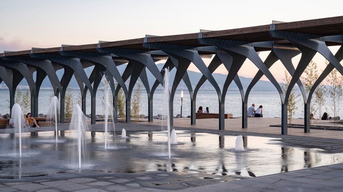 BVdesigngroup's tweet photo. Amazing landscape architecture is all around us! Check out @ArchDaily's project overview of Papilio, an outdoor space in İzmir, Turkey, that connects a plaza to the sea. 🍃🤩🍃 https://t.co/nKYez6H1ze #brightviewdesign #landscapearchitecture #landscapedesign #archdaily https://t.co/zEUdYcPrvV