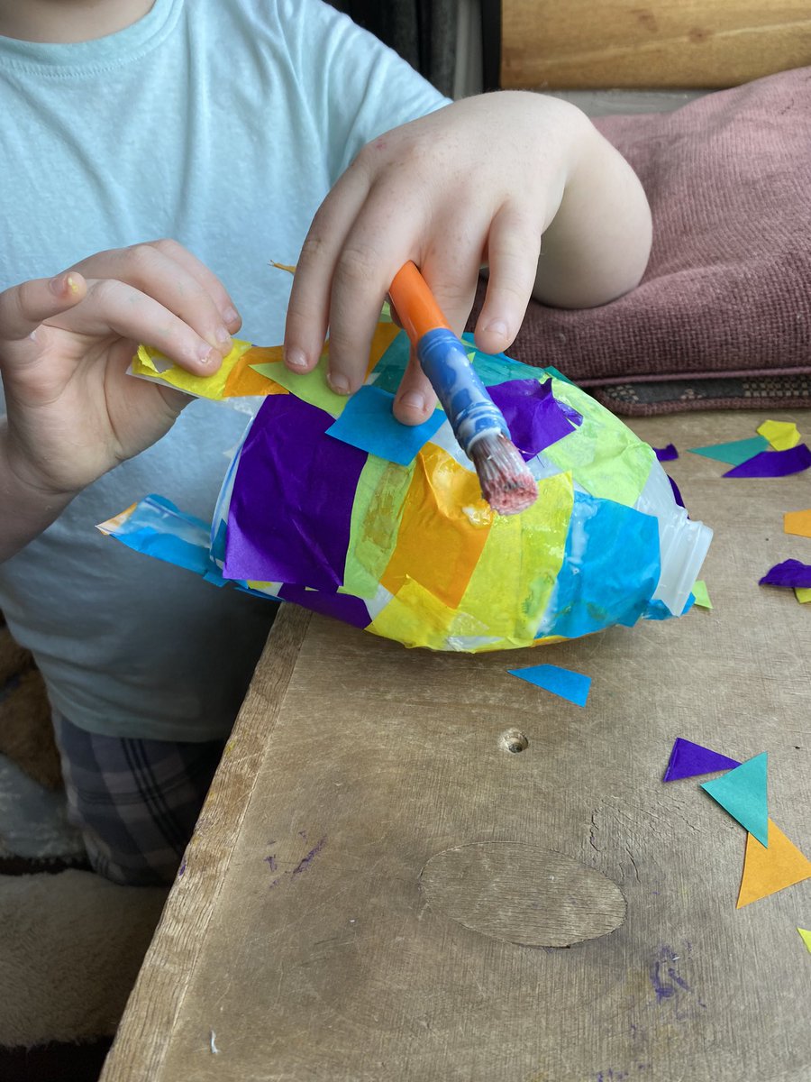 ChildminderGill's tweet photo. @Carolside_PS Cameron P5a helped me entertain front line NHS children at my work today. He did a decoupage elephant while our mini made a front line rainbow💕🌈💕not bad when your not even 2 years old. Thanks Cameron https://t.co/LkxDRk7Hrs
