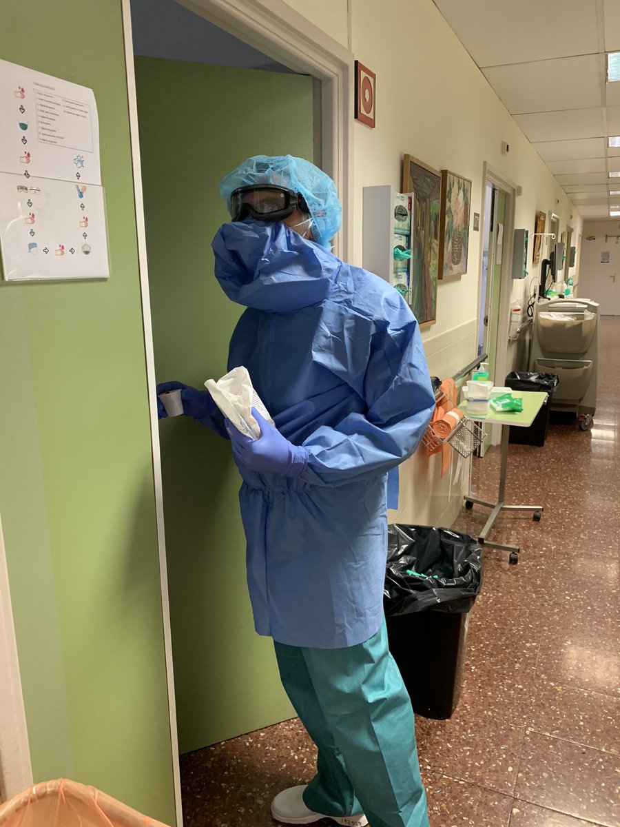 JudithPratsB's tweet photo. Mucho trabajo, estrés, miedo pero siempre encontramos momentos para unas risas! Celebrando Semana Santa en la mejor compañía!!! #nuestraseñoradelcovid #g026 #lacardio @hospitalclinic https://t.co/F5BXor04Gb