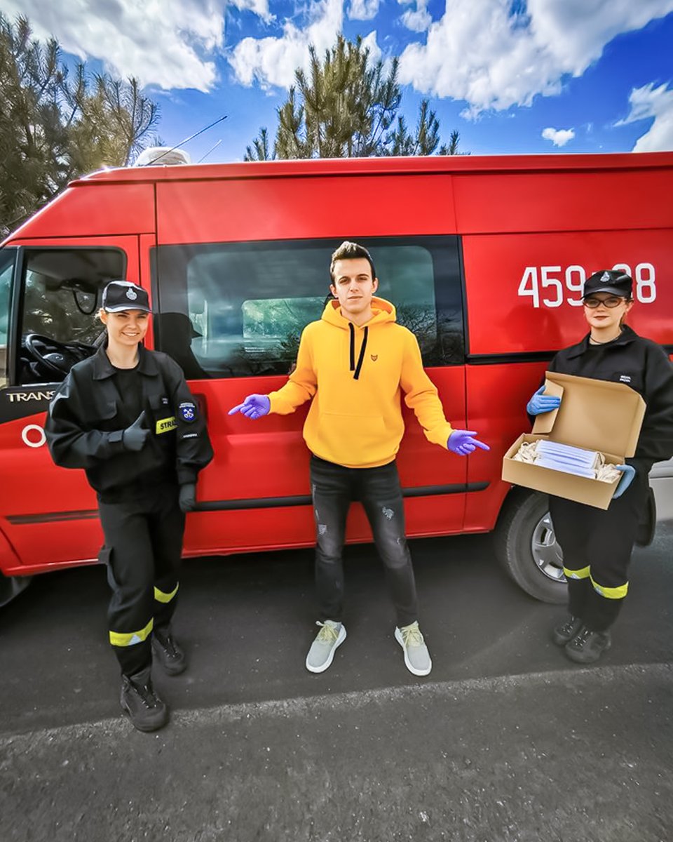 The best way to celebrate #WorldHealthDay is to #StayAtHome and contribute to efforts to combat the COVID-19 pandemic. We ordered 400 facial masks from our colleague’s mother, who stopped her business to start producing personal protection equipment. volawear.com/maseczka-bawel….
