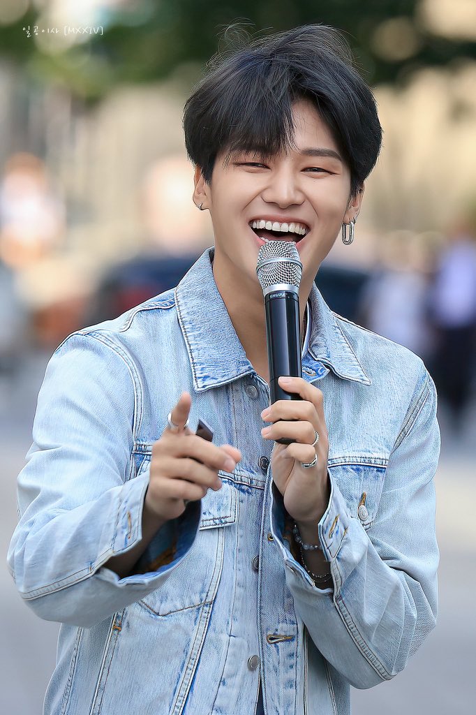 A much needed thread on Ateez& #39;s teeth because no group has ever amazed me in such an aspect before.