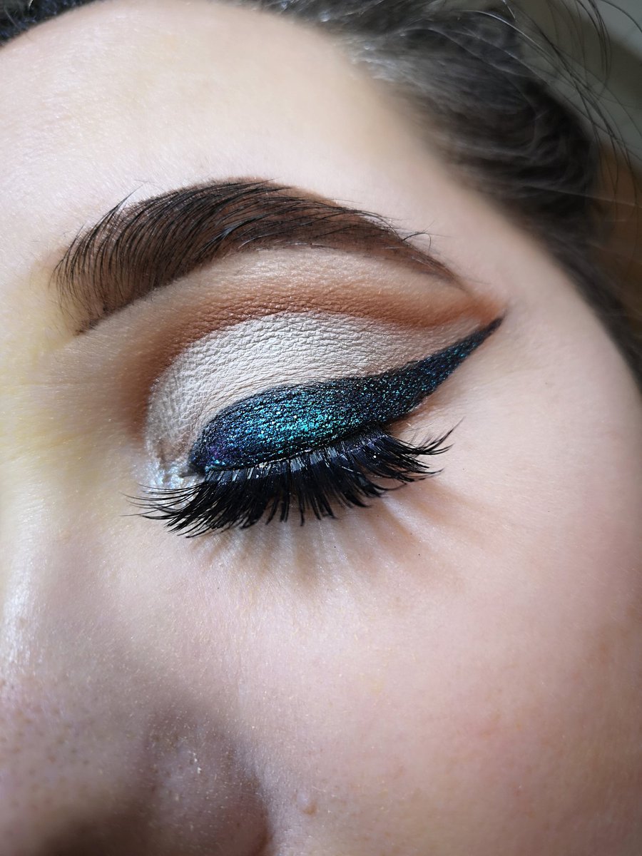 makeup_mummy17's tweet photo. Galaxy band

@ObsessionLDN_ mega conceal concealer 02 &amp; feels eyeshadow palette
@MakeupRVLTN x #thealexisstone transformation palette
@NYXCosmetics_UK epic ink liner
@fernemccann lashes in the style paris

#MakeupObsessionPRList #jeffreestarprlist #nyxcosmetics https://t.co/k6pK27cMqv