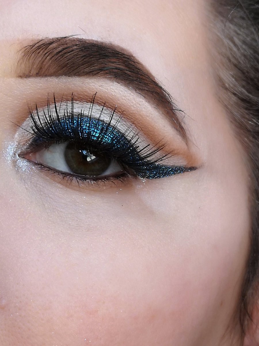 makeup_mummy17's tweet photo. Galaxy band

@ObsessionLDN_ mega conceal concealer 02 &amp; feels eyeshadow palette
@MakeupRVLTN x #thealexisstone transformation palette
@NYXCosmetics_UK epic ink liner
@fernemccann lashes in the style paris

#MakeupObsessionPRList #jeffreestarprlist #nyxcosmetics https://t.co/k6pK27cMqv