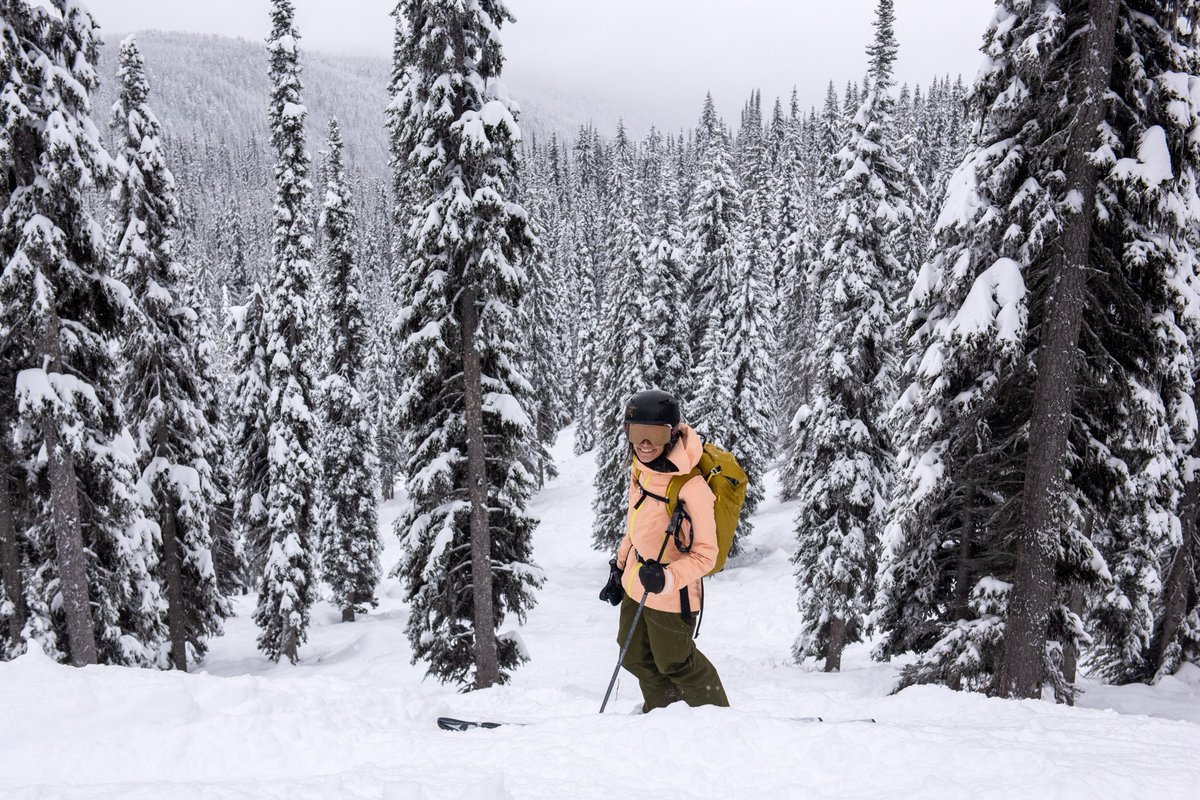 HolmlandsMedia's tweet photo. Some highlights from the filming of #TheRevelstokeDiaries this winter as we #ReliveREVY & reflect back on two incredible months in British Columbia working on our latest film project. Click the link to see the full gallery of pics https://t.co/oLm2xqUU2T #TheRealStoke #Revelstoke https://t.co/AudXSo1RmI