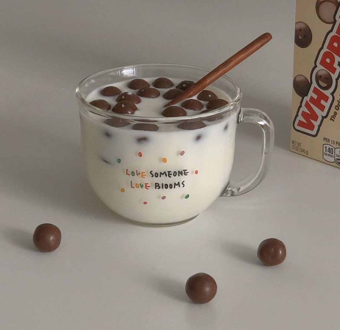 thecaptureth's tweet photo. เวลาอยู่บ้านกินน้ำอะไรหาแก้วน่ารักๆมาใส่เพิ่มสีสันให้การอยู่บ้านกันน้า #อยู่บ้านทําไรกิน #wfh #WorkFromHome #อยู่บ้านเถอะนะ #cafefromhome #homecafe
Cr: IG : bora_and https://t.co/K6EScH71AP