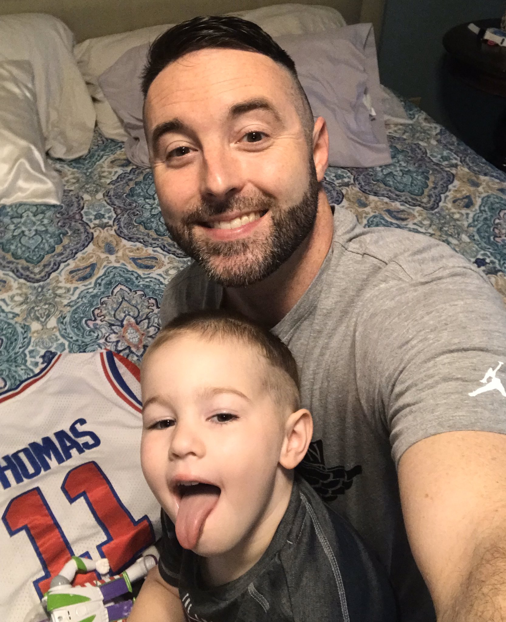 ryan-campbell-on-twitter-it-s-1993-everybody-is-rocking-the-chili