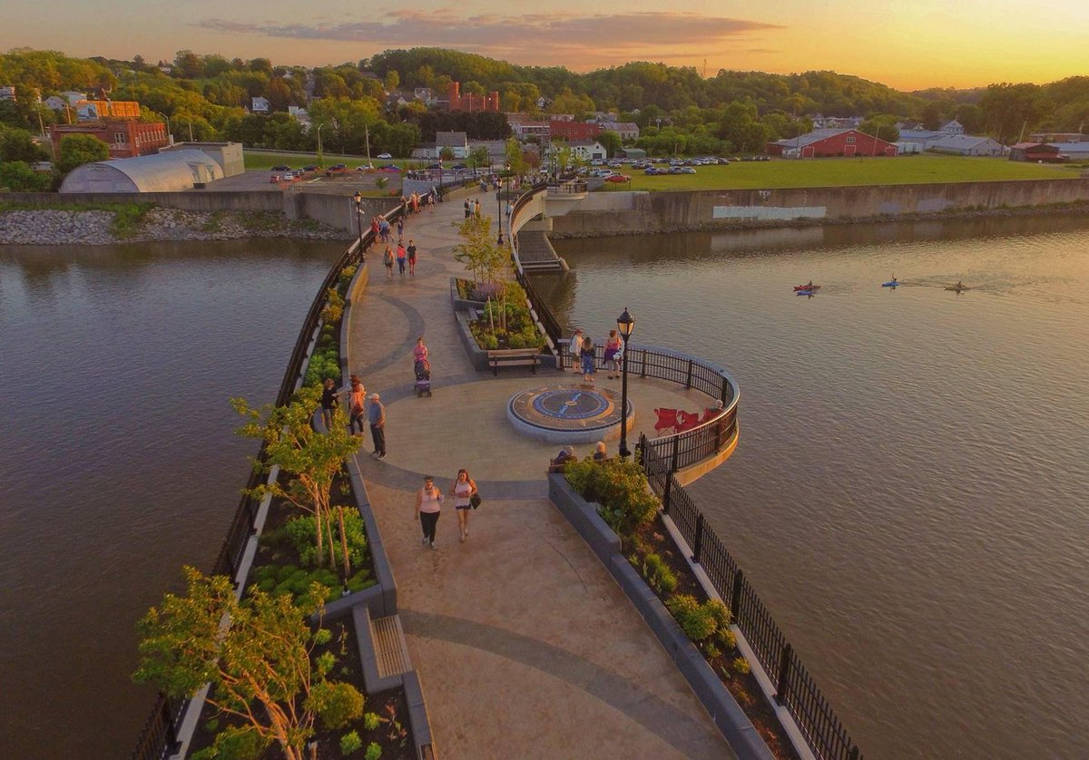 SaratogaAssoc's tweet photo. April is #wlam Landscape Architecture Month! Join #ASLA and us celebrate #LifeGrowsHere.

Pictured Mohawk Valley Gateway Outlook. Not only does this bridge physically connect the north and south side of Amsterdam, but it serves as a community spine for events. #CommunityGrowsHere https://t.co/VcjJya9Zm5