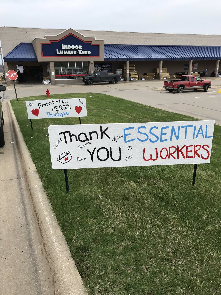 The team in Dubuque, IA, showed some serious support! Thanks for sharing,  @MichaelJBryson2.