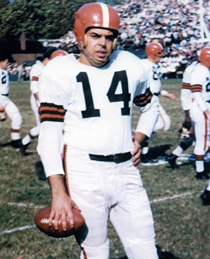 If you look back at the old uni’s, here are the 3 biggest issues the  #Browns needed to fix with our rendition: The Sleeves: they’re all jacked up. We need 5 stripes near the bicep, not 3 on the shoulder. Also, the Brown uni’s should’ve had white / orange stripes.