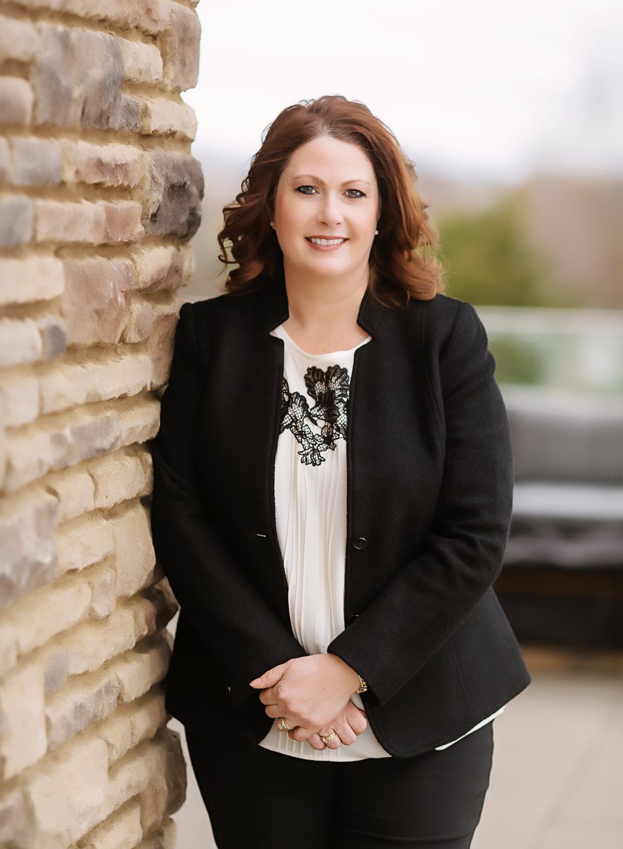 MurfreesboroMag's tweet photo. Lisa Cisco, one of our Women in Business, serves up home-cooked, Southern-inspired dishes for customers with her company, Granny Meals. She makes nutritious meals for senior citizens and people recovering from surgery or illness. https://t.co/zEKDuGWPsw