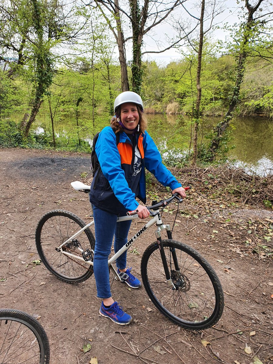 MTB_KMac's tweet photo. More (urban) off-roading exploring this afternoon. This time up to #HillseaLines from #Southsea, via #MiltonCommon. Great to get out while still being able to practice #SocialDistanacing. #Coronavirus #cycling #MTB #StaySafe. https://t.co/aAp4SinygH