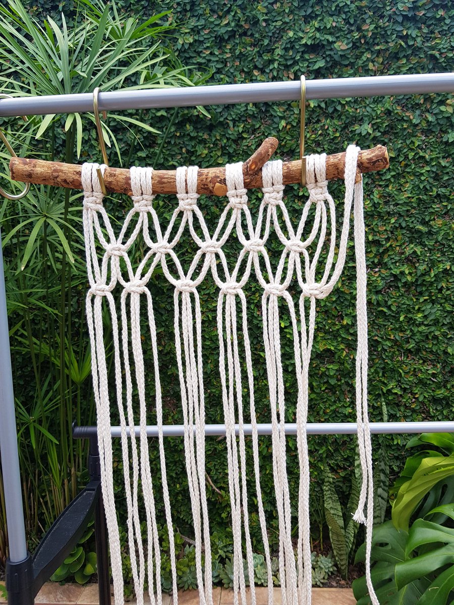 osanamacrame's tweet photo. Como está usando o tempo da sua quarentena?
Eu estou fazendo Macramê.
#macrame #macramebrasil #artesanato #osanamacrame 
#quarentena https://t.co/KtPiPGerce