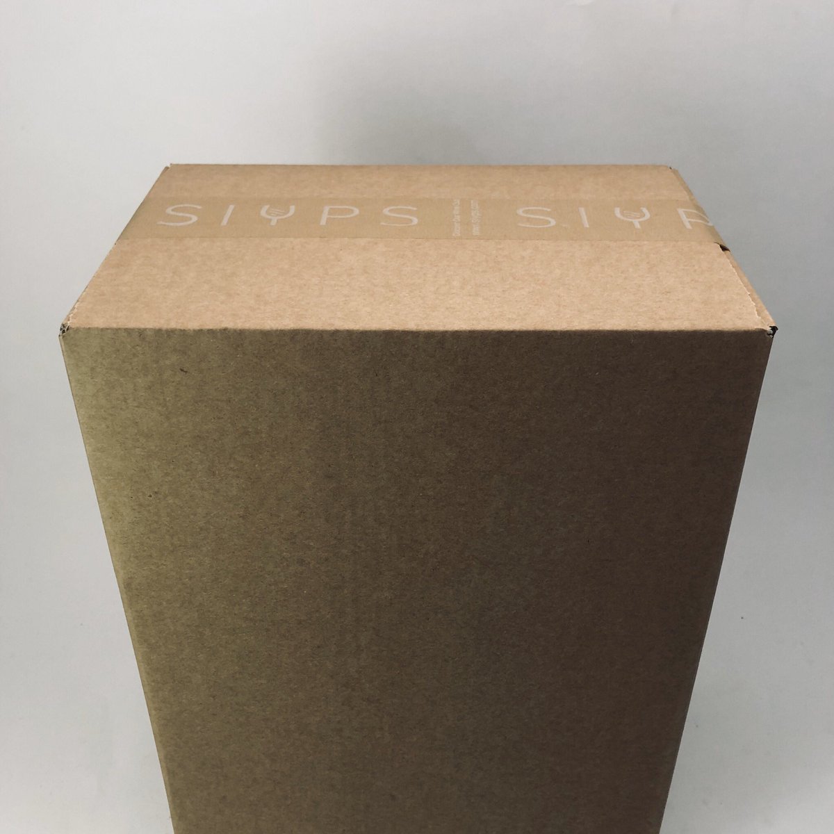 “Discovery” or “Classic Comforts”?
The boxes are identical but inside the selection of wines by @C_Steunenberg is quite different... 
Interested by one of these Mystery Boxes? Intrigued by the wines?
siyps.com/promotions/