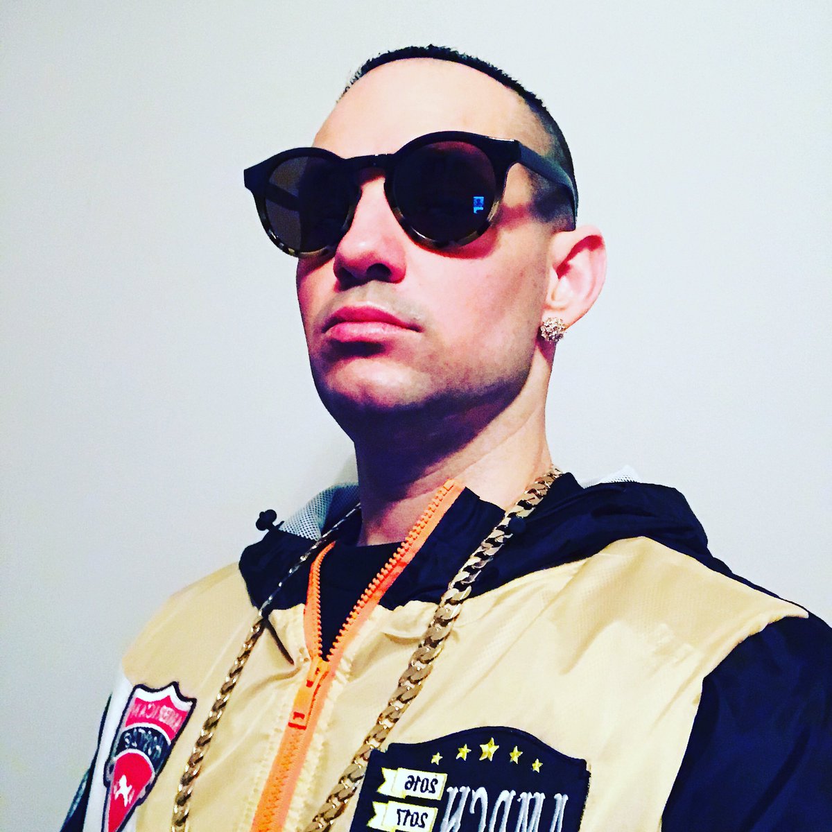 miccoolofficial's tweet photo. https://t.co/yZpCdTmfsd