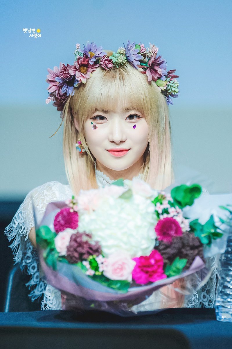 seoryoung - GWSN look at her!!!