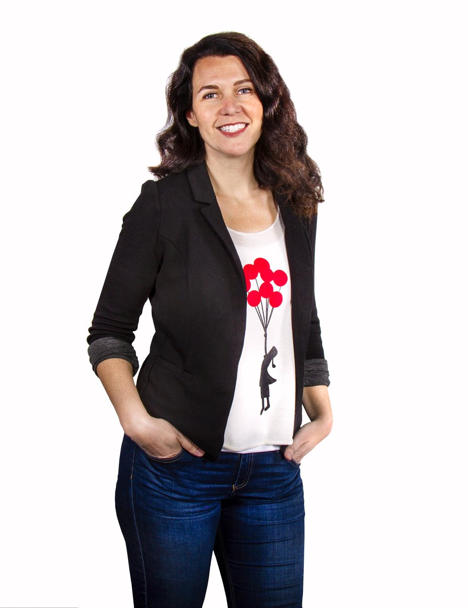 LinnihanFoy's tweet photo. Marie is on the digital team #hereatlinnihanfoy.  You can take the girl out of the country, but not the country out of the girl. This farmer’s daughter holds strong to her roots. You’ll find Marie harvesting and growing the digital side of Linnihan Foy.

#agencylife #mnadagency https://t.co/Mhj0ovEBnv