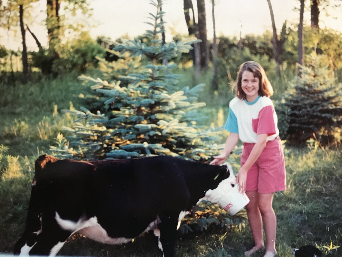 LinnihanFoy's tweet photo. Marie is on the digital team #hereatlinnihanfoy.  You can take the girl out of the country, but not the country out of the girl. This farmer’s daughter holds strong to her roots. You’ll find Marie harvesting and growing the digital side of Linnihan Foy.

#agencylife #mnadagency https://t.co/Mhj0ovEBnv