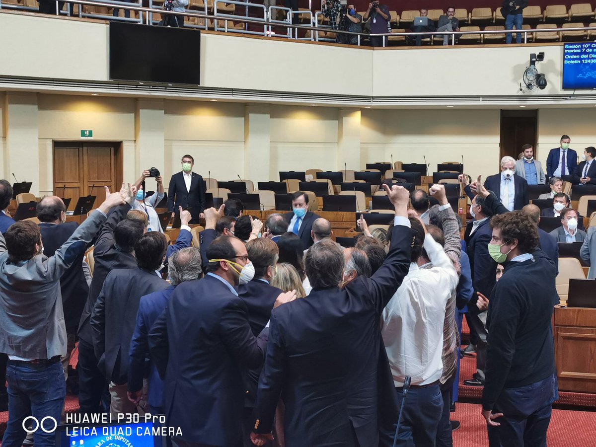 pepe_auth's tweet image. Chile Vamos ganó la presidencia y primera Vicepresidencia de la Cámara. Diego Paulsen 58 a 56 Silber, Undurraga 61 a 59 Cariola. Y el PPD González 69 a Allesandri 56. Es muy previsible q sea una Mesa Directiva de corta duración