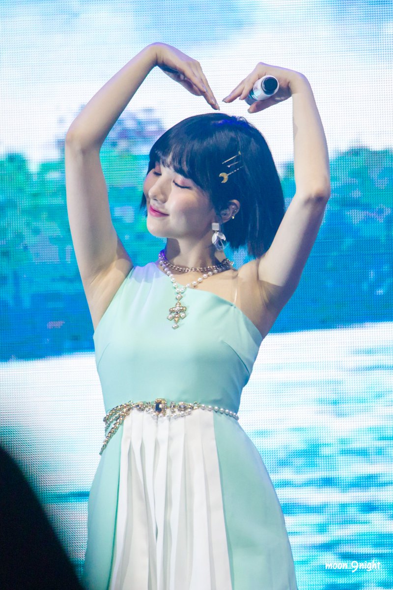 moon_9night's tweet photo. 190720 Go Go Gfriend in Singapore
#GFRIEND #μμ #Sowon #μλ¦° #Yerin #μν #Eunha #μ μ£Ό #Yuju #μ λΉ #Sinb #μμ§ #Umji #GGG #GoGoGfriend #GFRIENDinSG https://t.co/1aE6Fgett7
