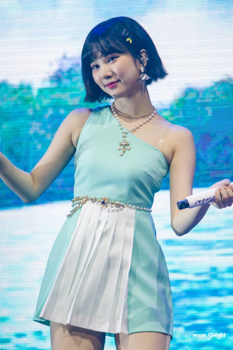 moon_9night's tweet photo. 190720 Go Go Gfriend in Singapore
#GFRIEND #μμ #Sowon #μλ¦° #Yerin #μν #Eunha #μ μ£Ό #Yuju #μ λΉ #Sinb #μμ§ #Umji #GGG #GoGoGfriend #GFRIENDinSG https://t.co/1aE6Fgett7