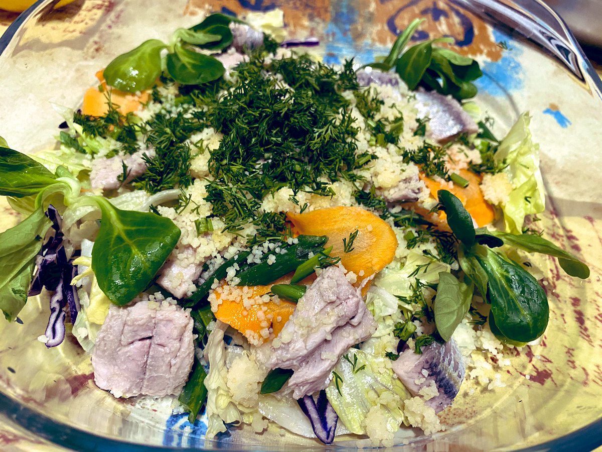Marymar89M's tweet photo. Dinner salad! #marinatedfish #dill #couscous #carrots https://t.co/xHL9YeZOR3