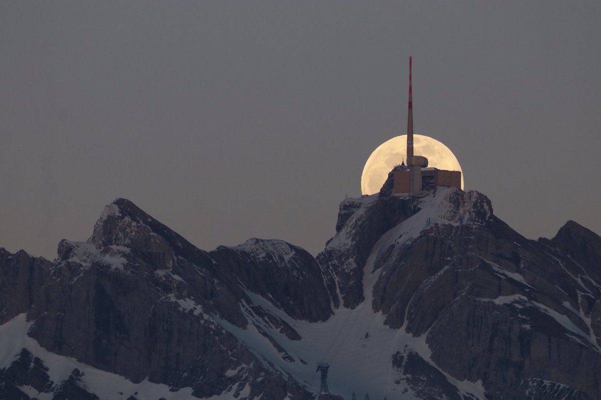 Ich denke ein paar Bilder kann man brauchen... #Säntis #Vollmond