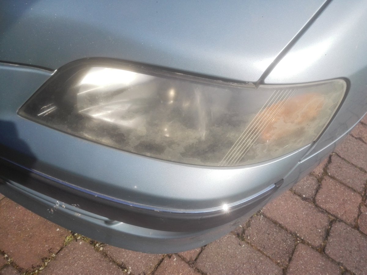 kristallnaach's tweet photo. Den 15-jährigen #Fünfgänger mit leuchtenden Äuglein und neuem TÜV aus der Werkstatt geholt https://t.co/BUfMcU7m6s