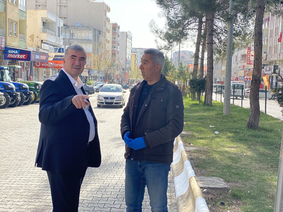 iyusufturanli's tweet photo. Siz şimdi evlerinizde kalın ❗️
Biz gelecek güzel günler için çalışıyoruz 😇

Altyapı-üstyapı farketmez mutlu günlerde güzel bir Kahta olması için ilçemizi güzelleştirmeye devam ediyoruz😎 https://t.co/Ew7ckdtnwu