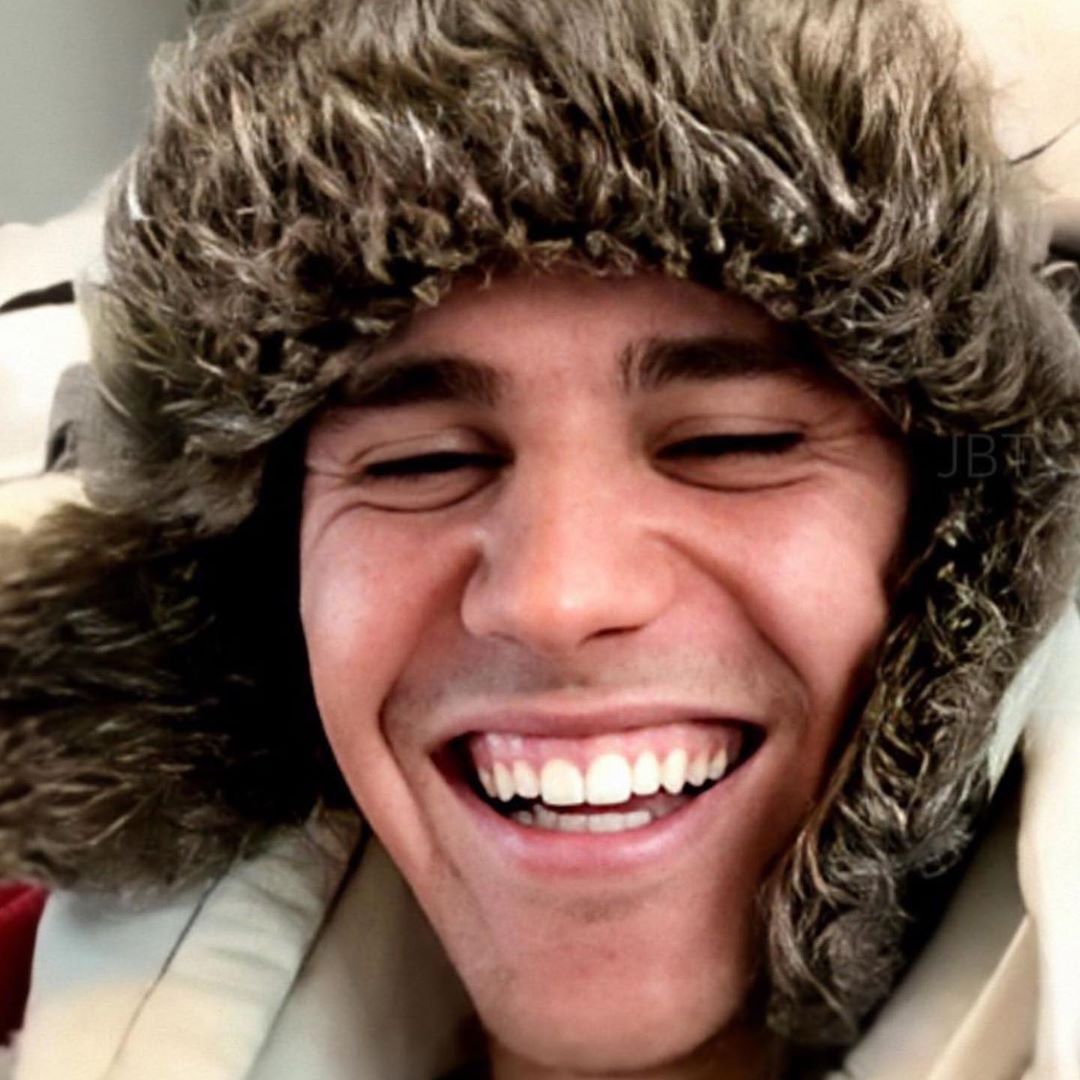 iHeartRadio's tweet image. There are few things I love more than @justinbieber's smile ❤️