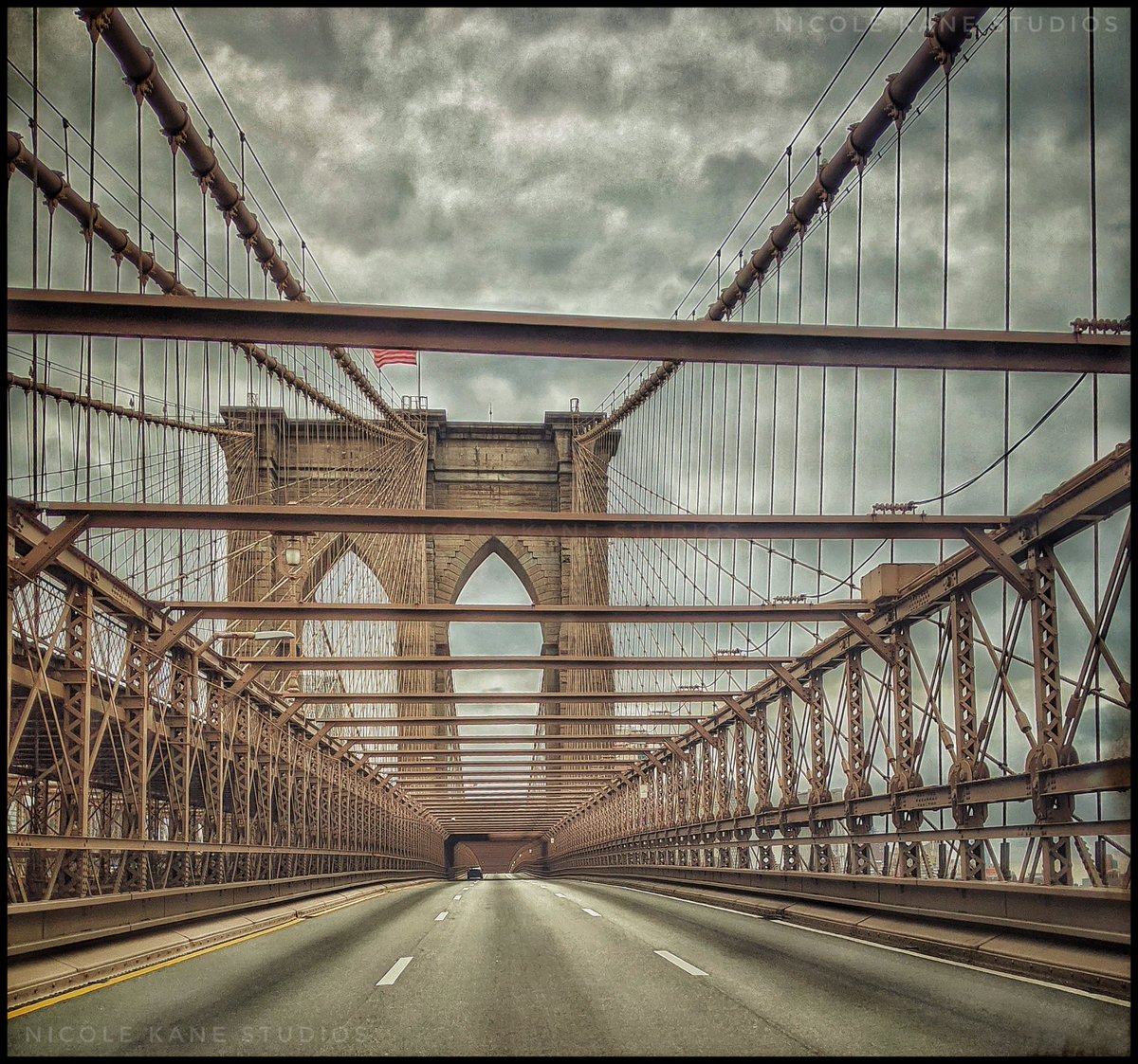 NKaneStudios's tweet photo. Have you ever driven on an empty Brooklyn Bridge?
Photo taken and edited by Nicole Kane Studios. Permission to repost with credit.
#dream_new_york #newyorkuniversal #thebeautyofnyc
#newyorkcityguide #newyorkcityfeelings #nycityworld #newphotoyork
#picturesofnewyork @nycfeelings https://t.co/tL3jEUftvc