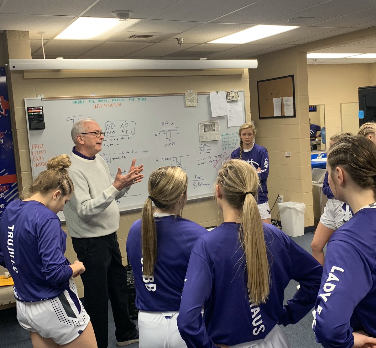 Tate Lombard tweet media