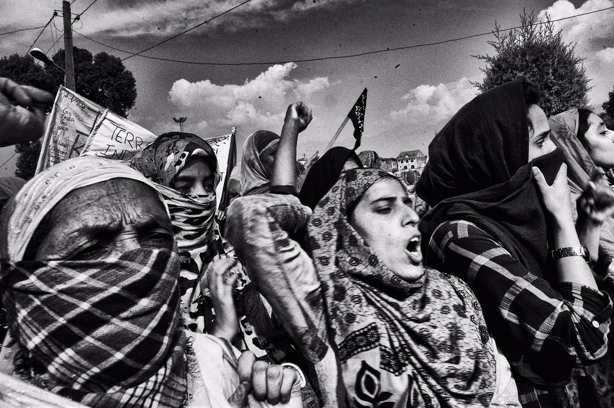 Kashmiri Muslim women’s activism is centered on freedom from military oppression, accountability for enforced disappearances, and Kashmiris’s right to self-determination. 6/  #WIISTOTC