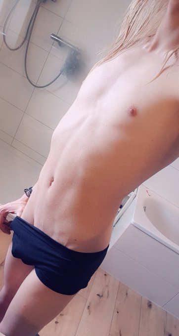 1 pic. Would you help a homie dry off after a warm, steamy shower?
#femboy https://t.co/zRDTZRcZQX