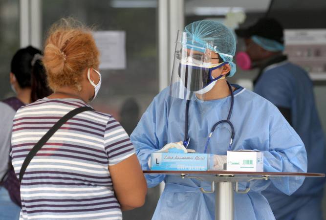 MerakTeam's tweet photo. Banco de Guayaquil dona 5 millones de dólares por emergencia ante el coronavirus.
Esta iniciativa tiene como fin recaudar donaciones y destinarlos para la adquisición de equipos médicos y así fortalecer la capacidad del sistema de salud.
#ConocerMas @jjavierjara2 https://t.co/kCrJ4QOJy2