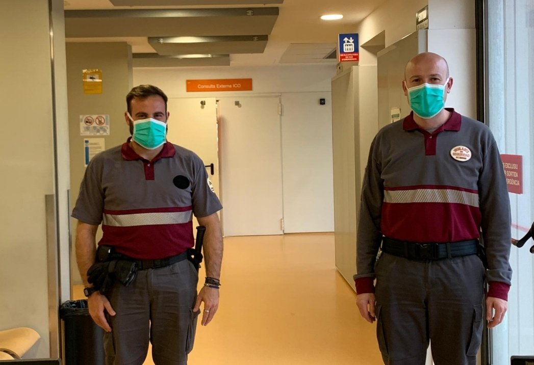htrueta's tweet photo. Hi ha mooolts professionals a l'#htrueta que no fan assistència però que també fan possible que l'hospital funcioni. Perquè #TruetaSomTOTS . Unes fotos d'uns quants en representació d'una multitud! 😍 https://t.co/yHdP5Ej6Ym