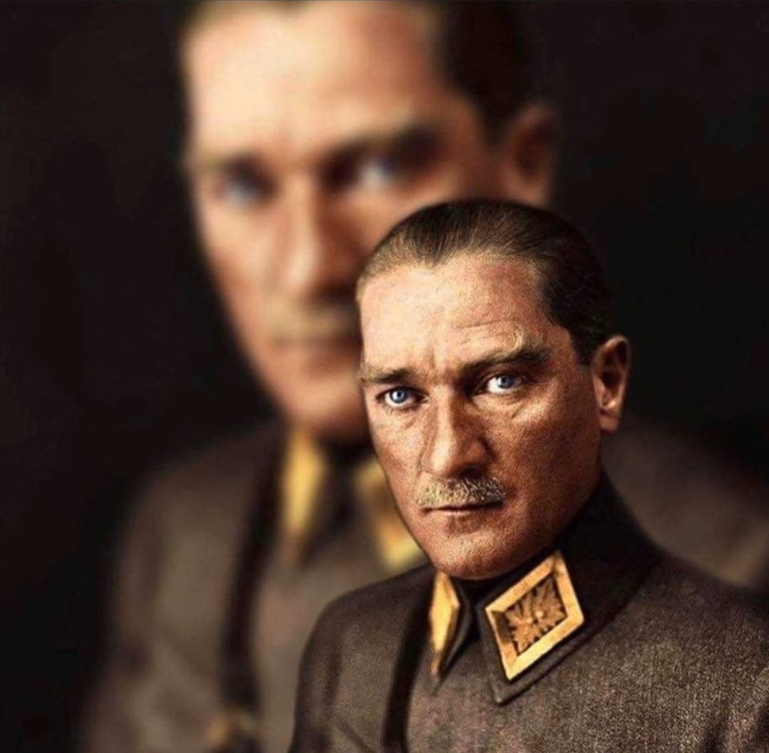 Geçmiş değil bugün gibi, yaşıyorum hala seni. 
Sen hep benim yanımdasın. Gündüzümde gecemdesin, çalınmasın söylenmesin. 
Sen benim şarkılarımsın.
#ÇünküOBeklenenLider #ataturk #nemutluturkumdiyene