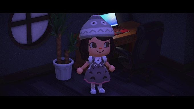 Jadeikinns's tweet photo. i had a go at making a totoro hat to go with a totoro dress i found, first time i've ever attempted anything so don't judge too hard pls :( #ACNHdesigns #AnimalCrossingNewHorizons #totoro https://t.co/1Gc8hYEyV2